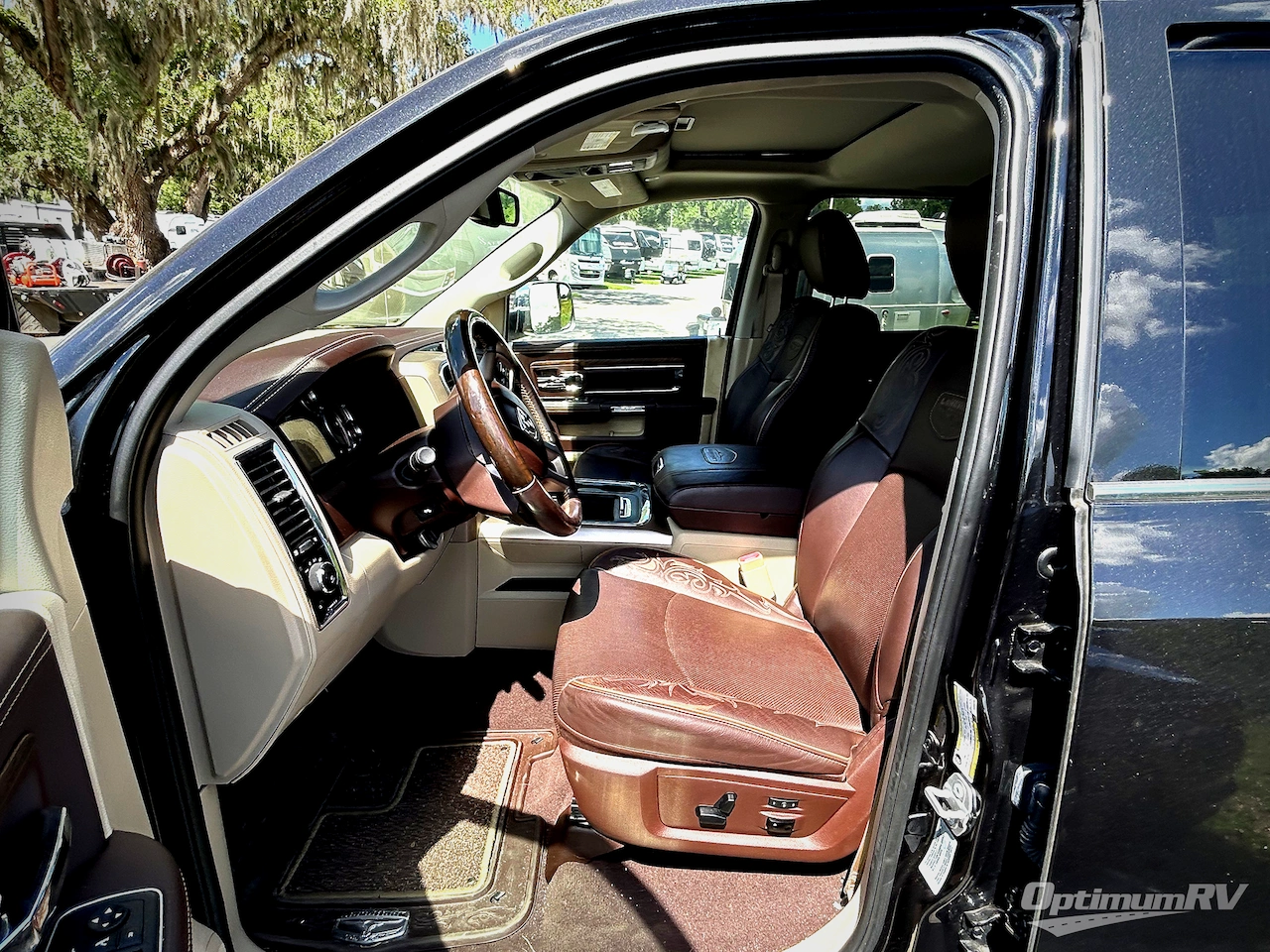2017 Dodge Ram Long Horn 3500 Photo 6