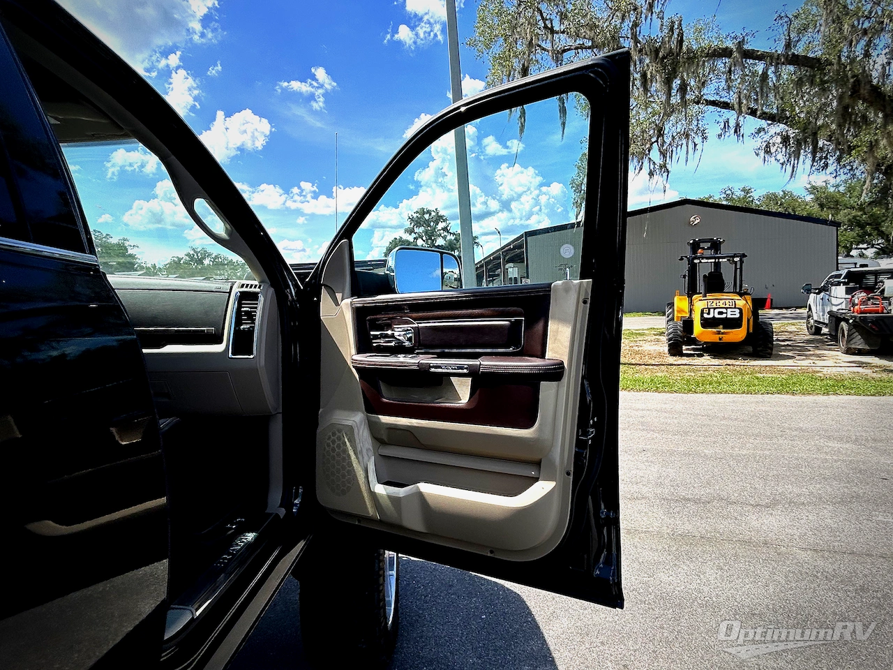 2017 Dodge Ram Long Horn 3500 Photo 9