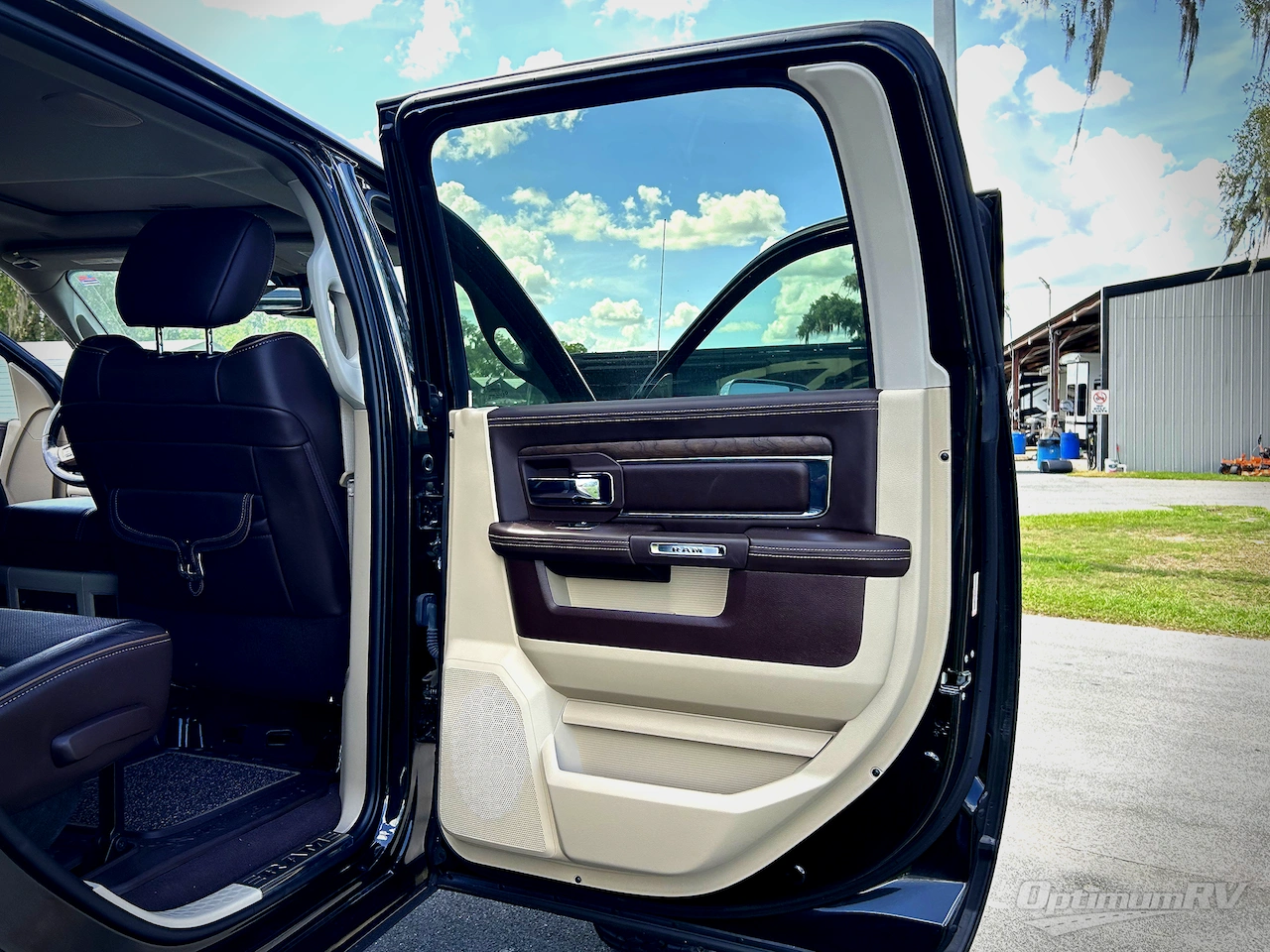 2017 Dodge Ram Long Horn 3500 Photo 11