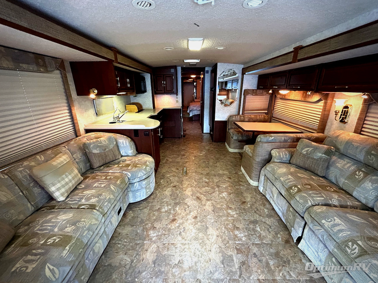 2004 Winnebago Journey 39K Photo 5