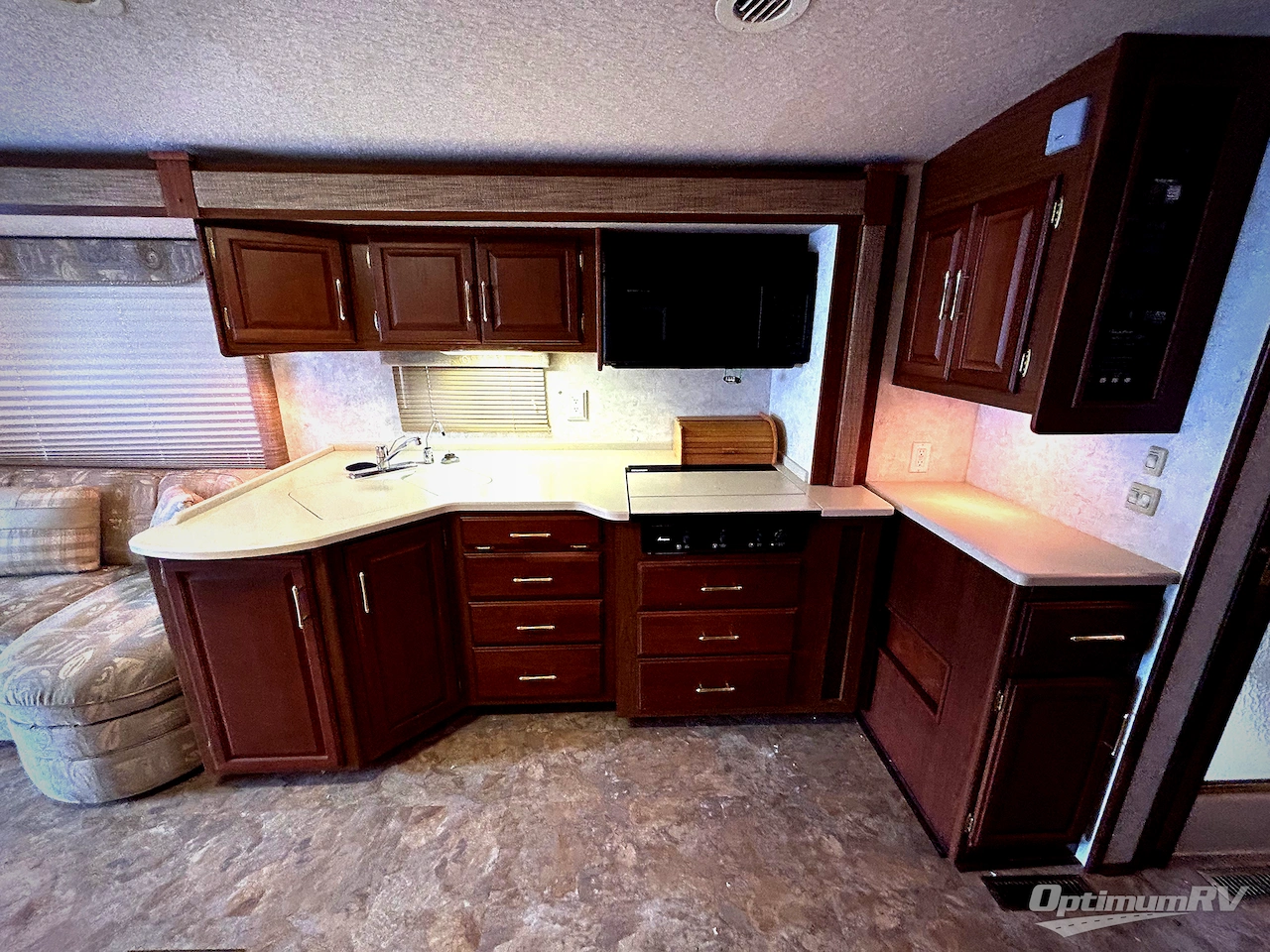2004 Winnebago Journey 39K Photo 6