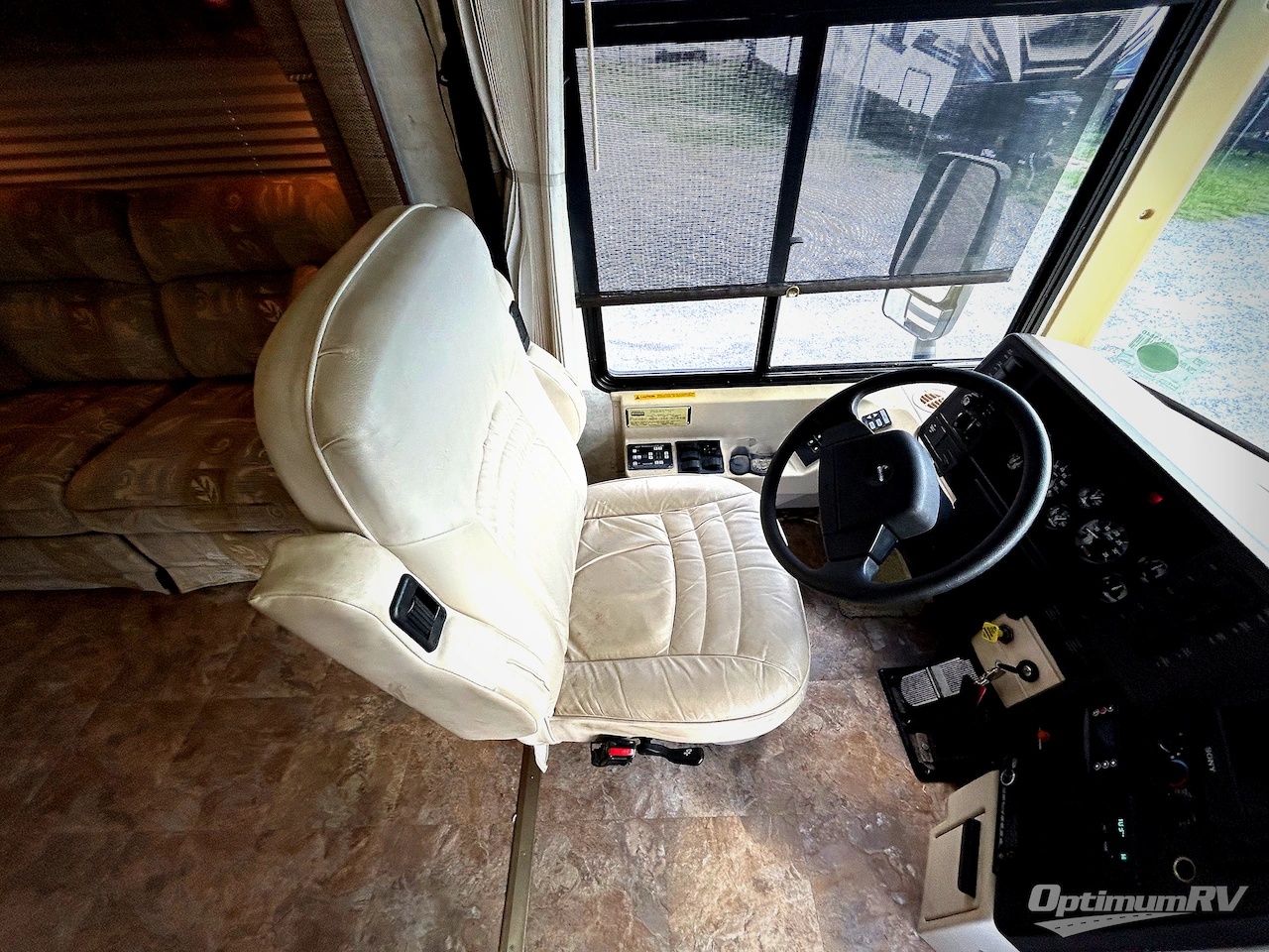 2004 Winnebago Journey 39K Photo 7