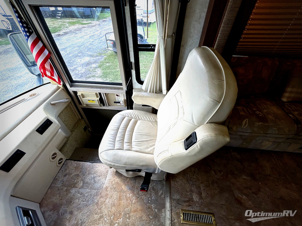 2004 Winnebago Journey 39K Photo 9