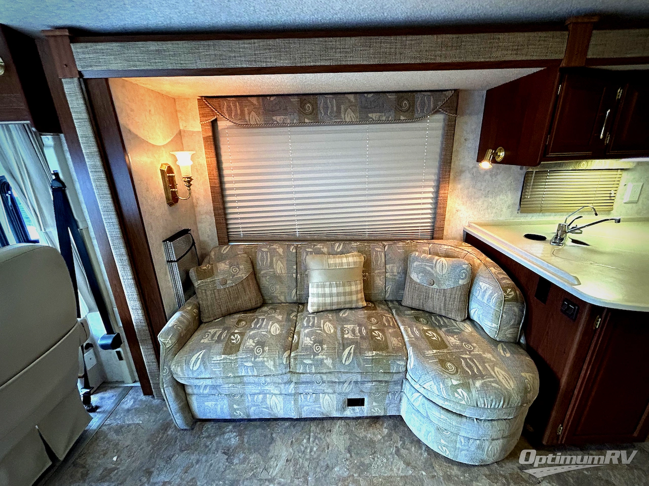 2004 Winnebago Journey 39K Photo 11