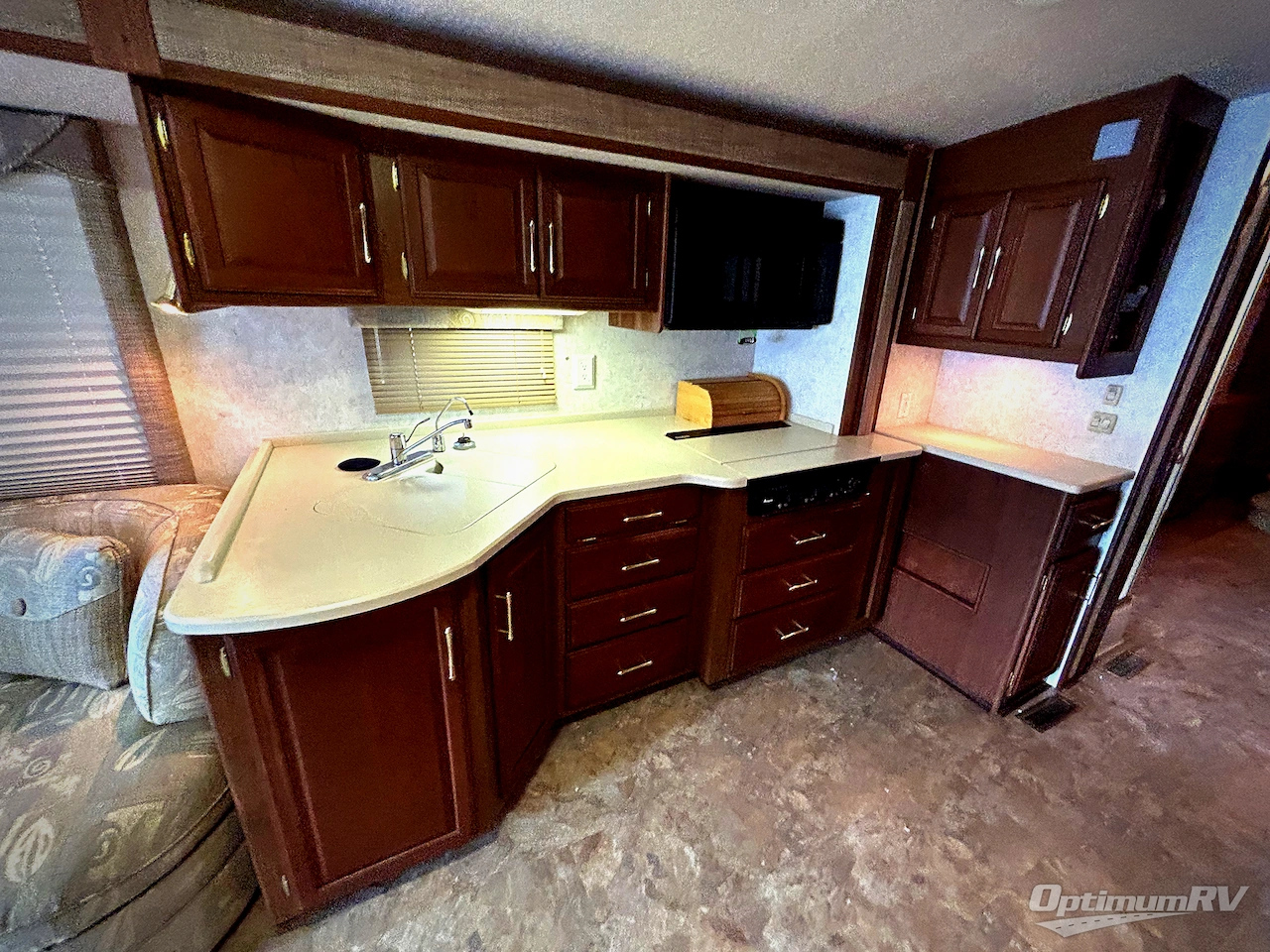 2004 Winnebago Journey 39K Photo 12
