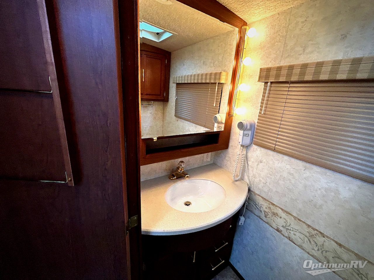 2004 Winnebago Journey 39K Photo 18