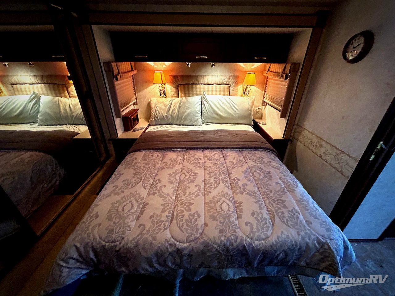 2004 Winnebago Journey 39K Photo 21