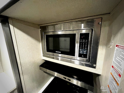 2022 Keystone Sprinter Limited 330KBS RV Photo 3