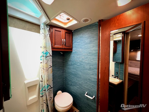 2014 Thor Vegas 24.1 RV Photo 4