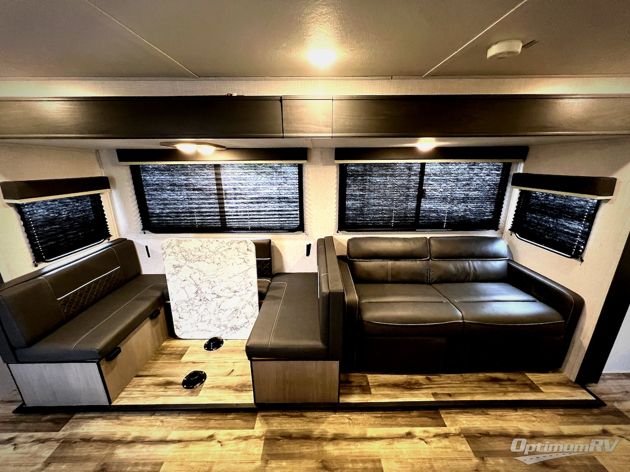 2023 Dutchmen Coleman Light 2755BH Photo 6