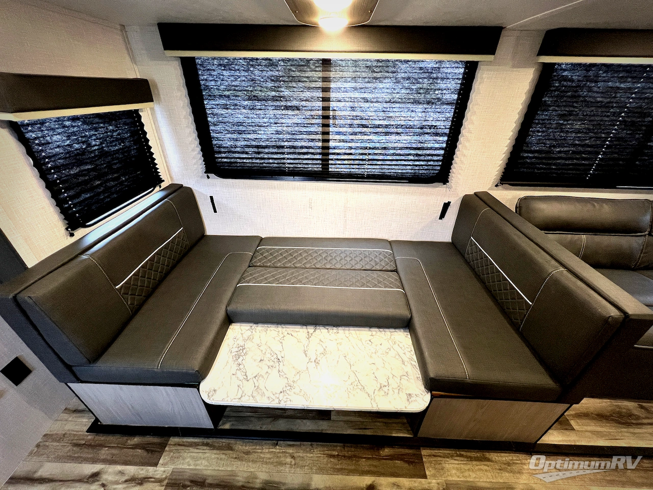 2023 Dutchmen Coleman Light 2755BH Photo 7