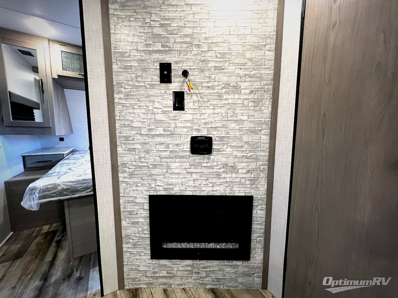 2023 Dutchmen Coleman Light 2755BH Photo 17