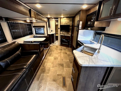 2021 Dutchmen Coleman Light 2715RL RV Photo 2