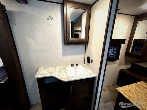 2021 Dutchmen Coleman Light 2715RL RV Photo 3