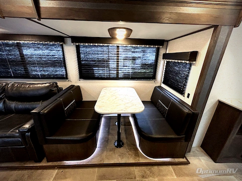 2021 Dutchmen Coleman Light 2715RL RV Photo 4