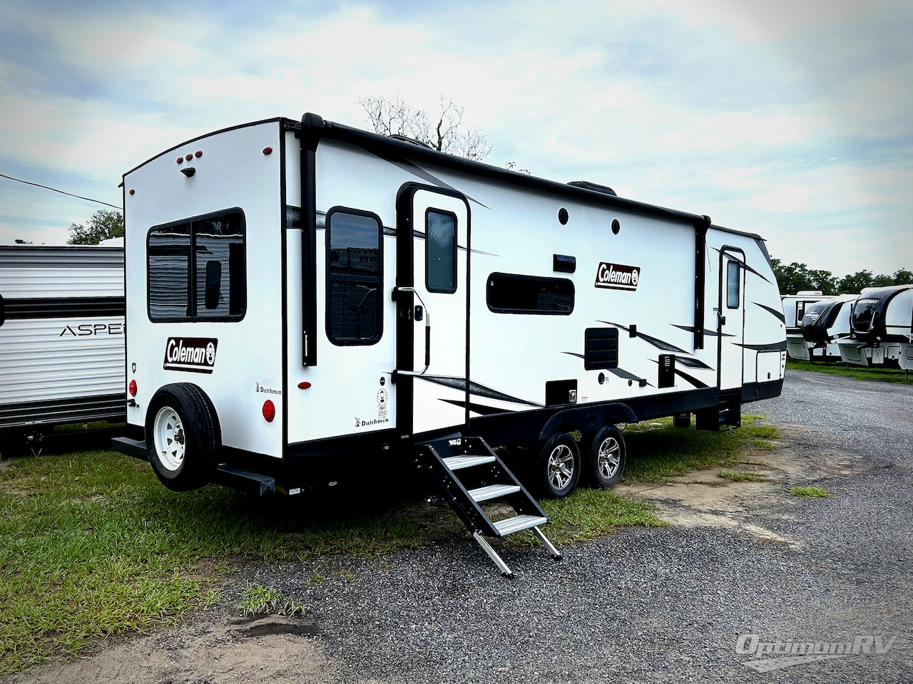2021 Dutchmen Coleman Light 2715RL Photo 2
