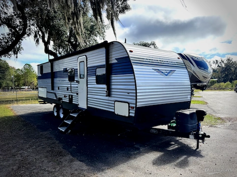 Used 2022 Prime Time Avenger 27DBS Featured Photo