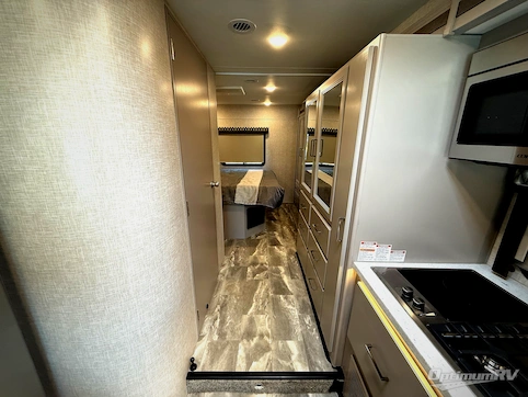 2023 Thor Quantum WS31 RV Photo 3