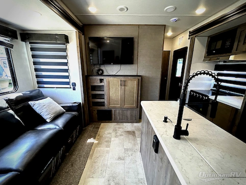 2021 Forest River Vengeance Rogue 32V RV Photo 2