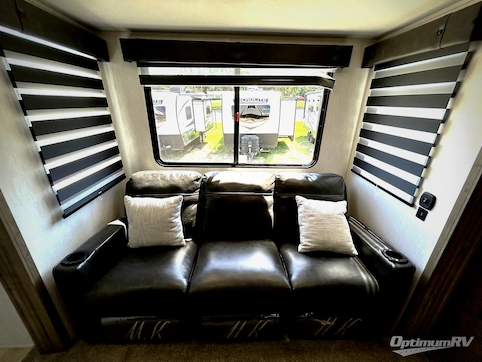 2021 Forest River Vengeance Rogue 32V RV Photo 4