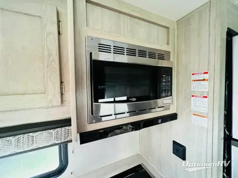 2022 Coachmen Catalina Legacy 323BHDSCK RV Photo 3