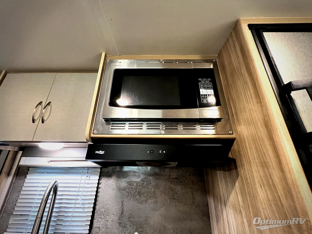 2021 Winnebago Towables Micro Minnie 2108DS Photo 10