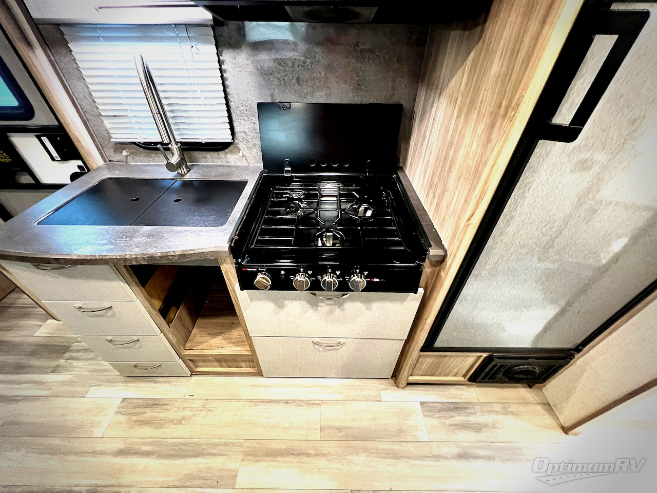 2021 Winnebago Towables Micro Minnie 2108DS Photo 11