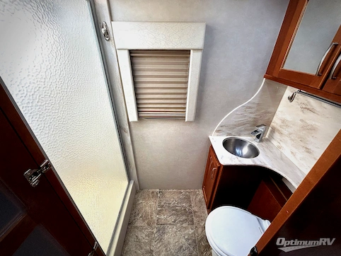 2015 Pleasure-Way Plateau XL Std. Model RV Photo 4