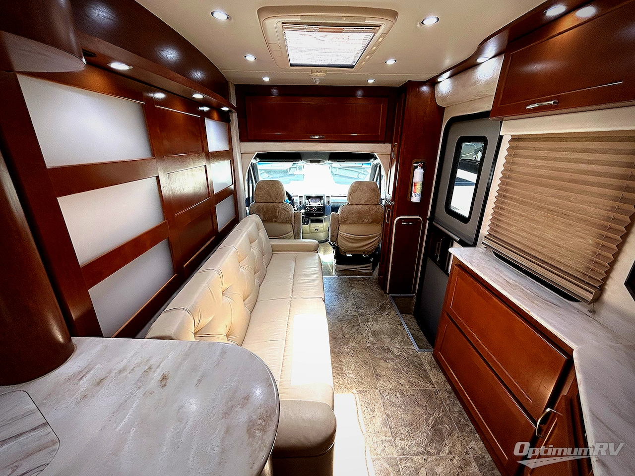 2015 Pleasure-Way Plateau XL Std. Model Photo 4