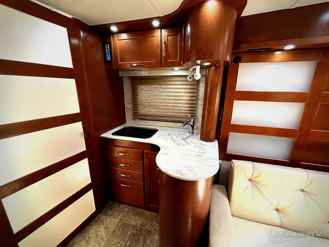 2015 Pleasure-Way Plateau XL Std. Model Photo 5