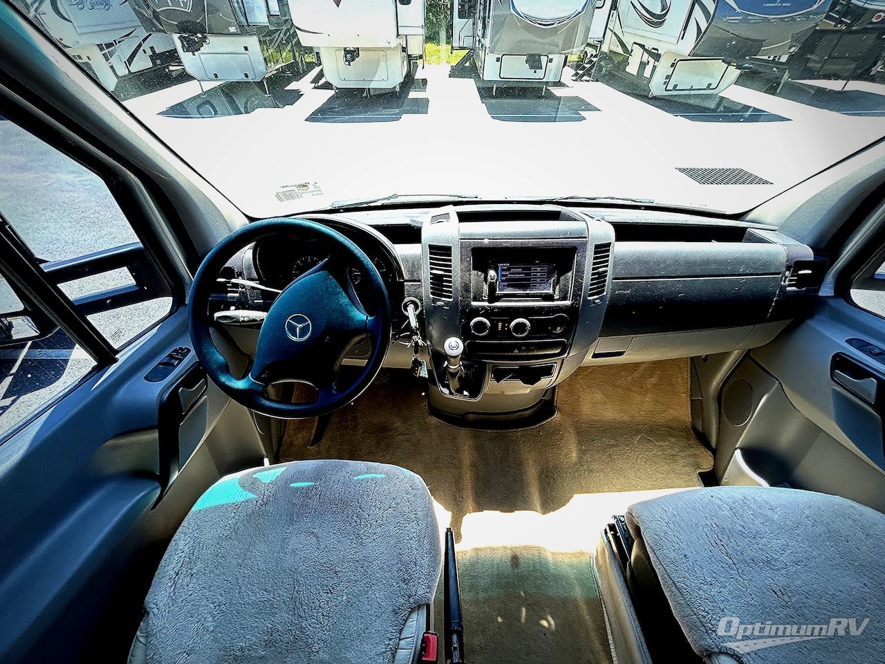 2015 Pleasure-Way Plateau XL Std. Model Photo 7