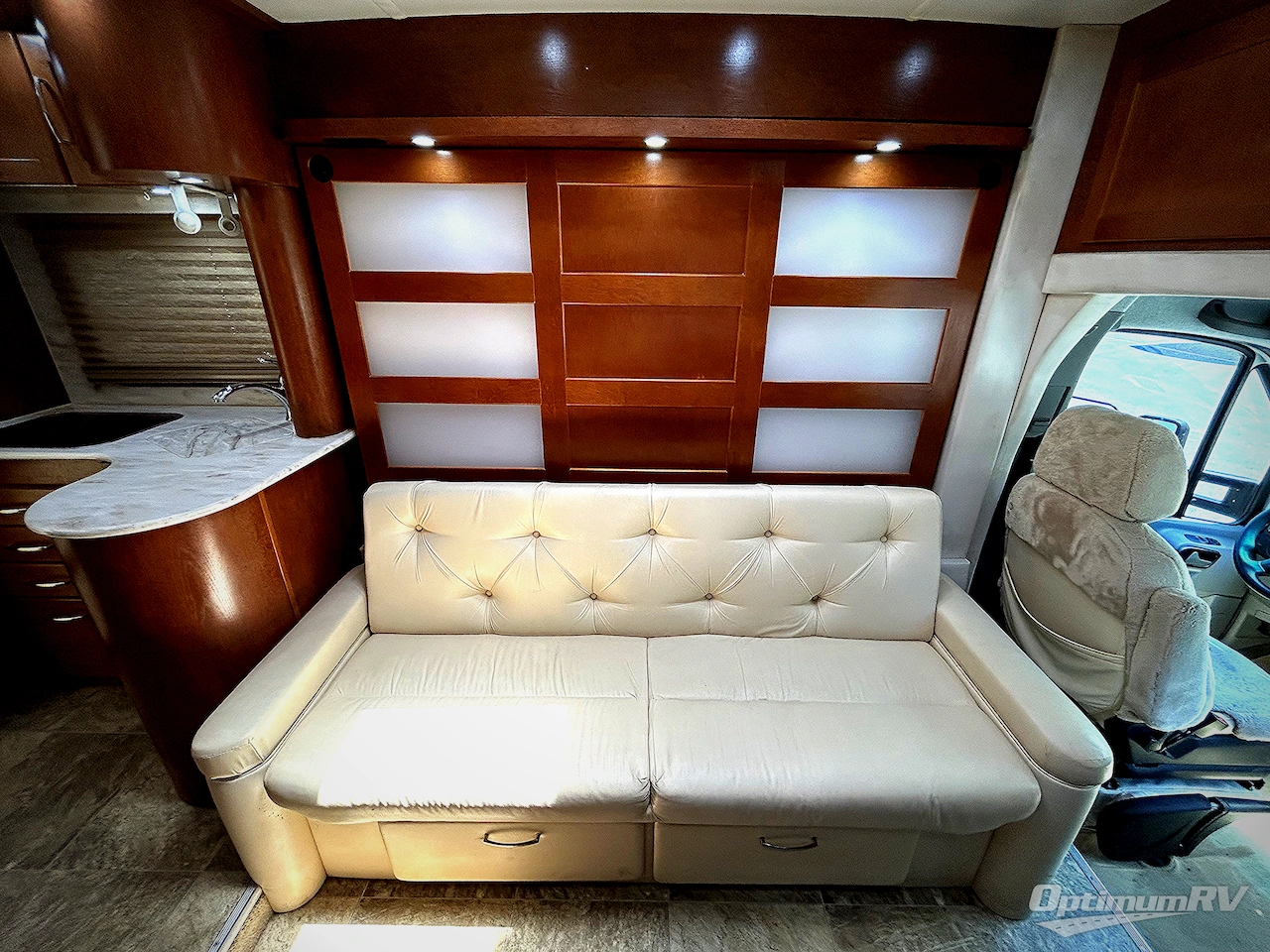 2015 Pleasure-Way Plateau XL Std. Model Photo 10