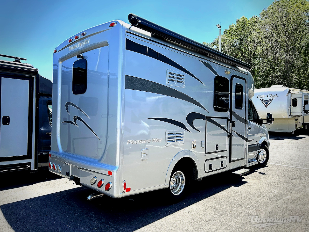 2015 Pleasure-Way Plateau XL Std. Model Photo 2