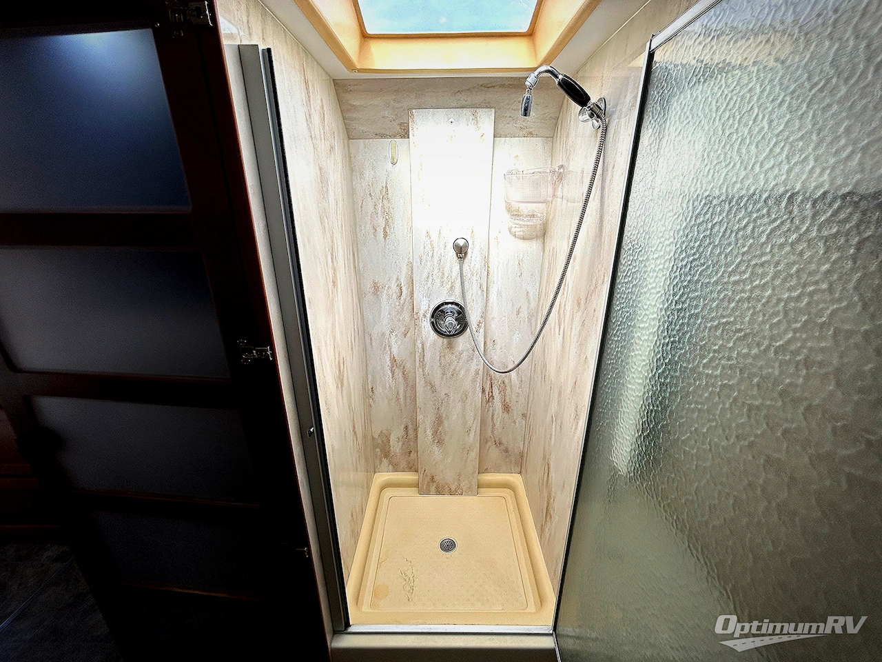 2015 Pleasure-Way Plateau XL Std. Model Photo 15