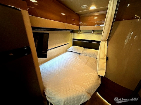 2016 Itasca Navion 24J RV Photo 4
