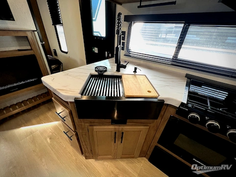 2025 Forest River Cherokee Grey Wolf 26DBH RV Photo 3