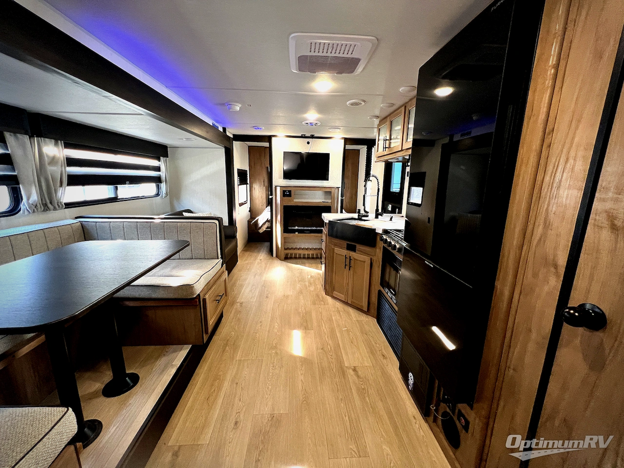 2025 Forest River Cherokee Grey Wolf 26DBH Photo 5