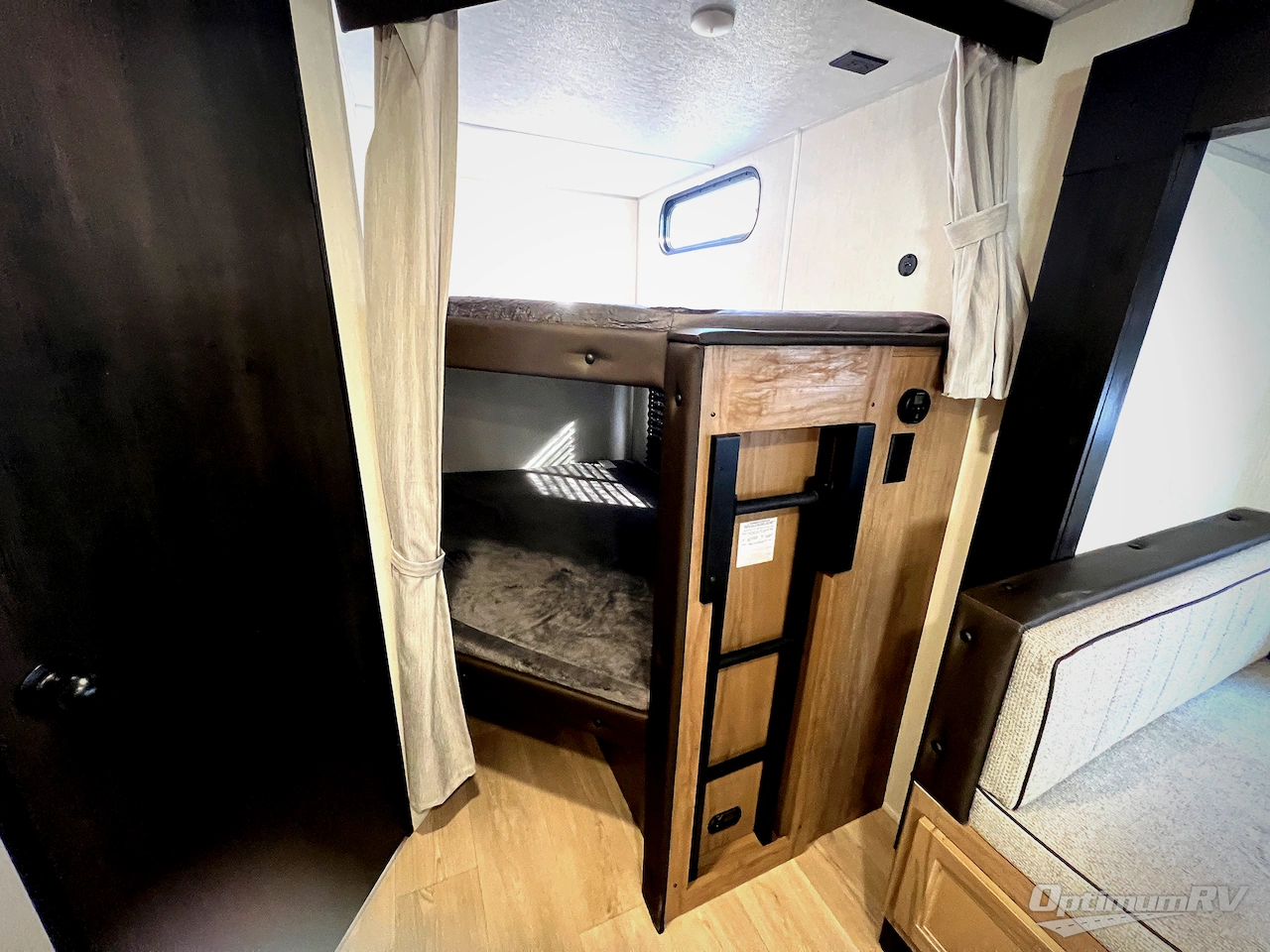 2025 Forest River Cherokee Grey Wolf 26DBH Photo 16
