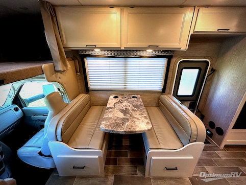 2022 Thor Chateau 27R RV Photo 3