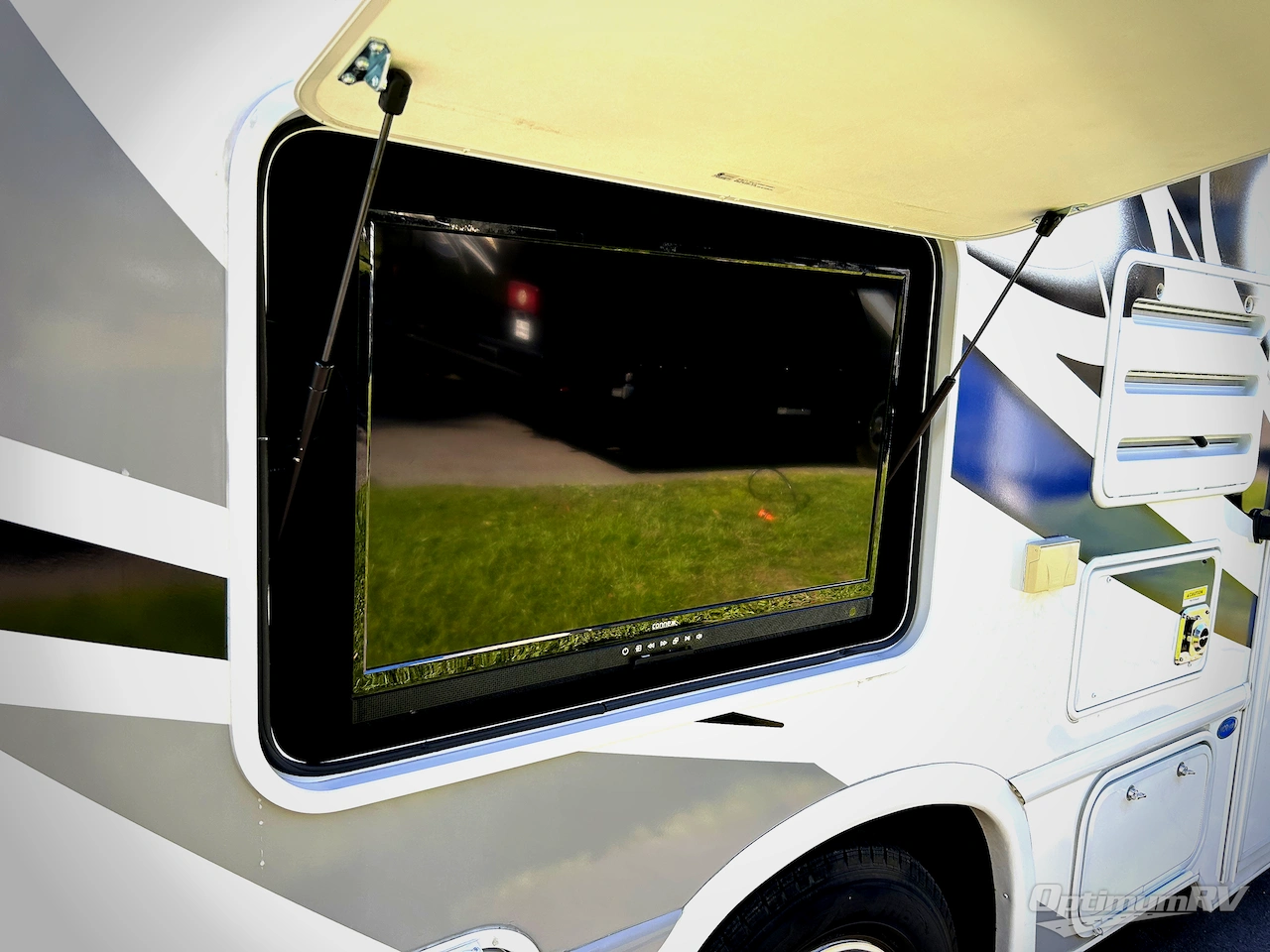 2022 Thor Chateau 27R Photo 22