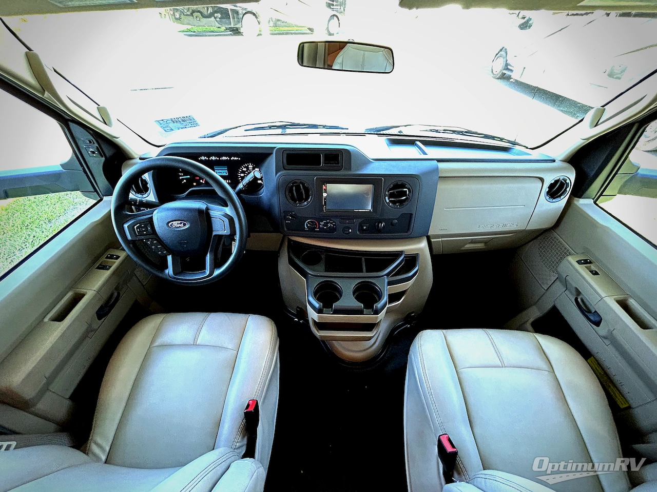 2022 Thor Chateau 27R Photo 8