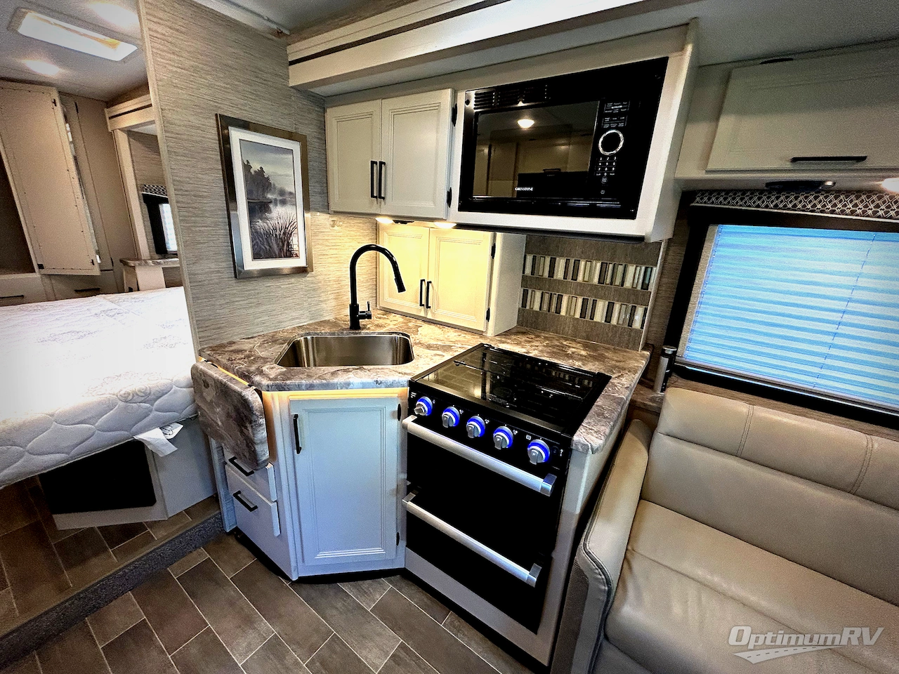 2022 Thor Chateau 27R Photo 15