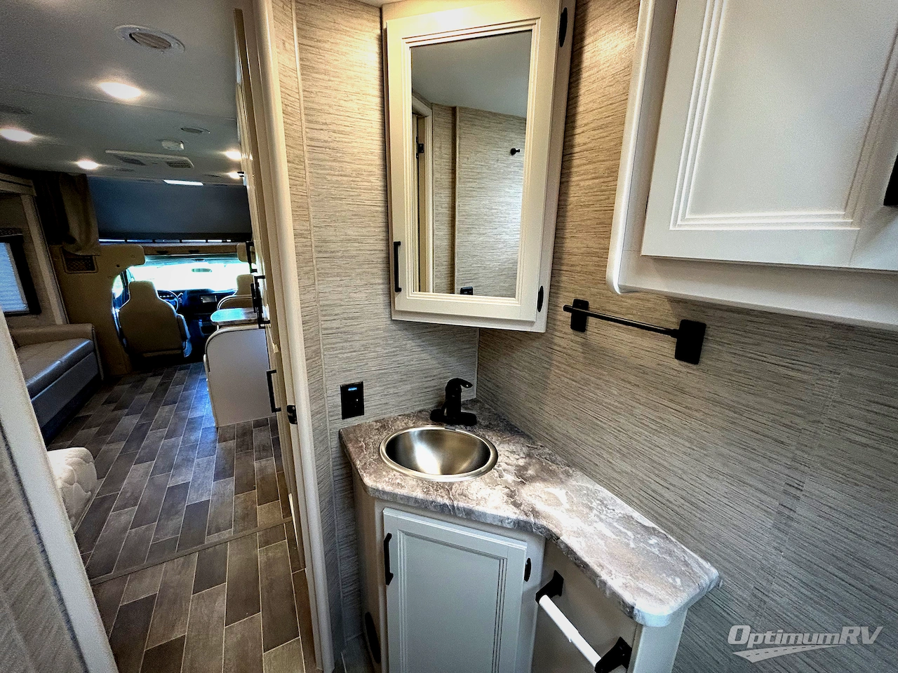 2022 Thor Chateau 27R Photo 20