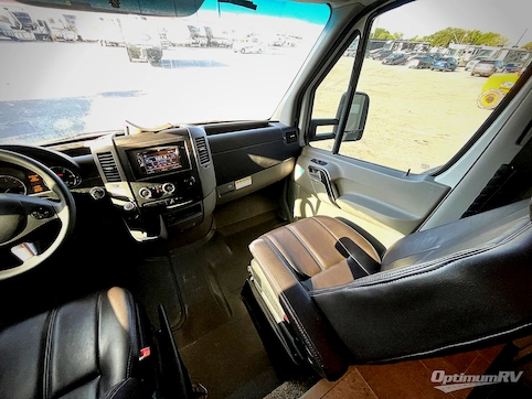 2018 Thor Chateau Sprinter 24WS RV Photo 2