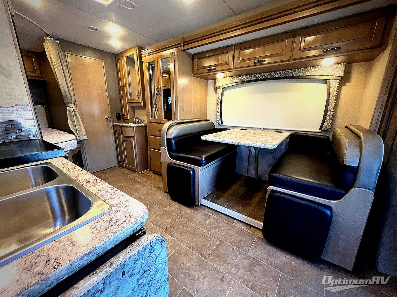 2018 Thor Chateau Sprinter 24WS Photo 7
