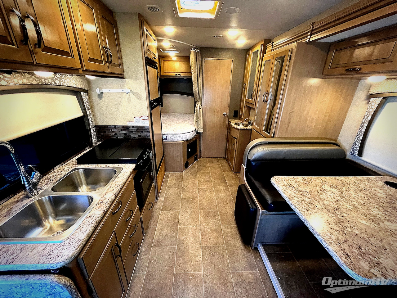 2018 Thor Chateau Sprinter 24WS Photo 8