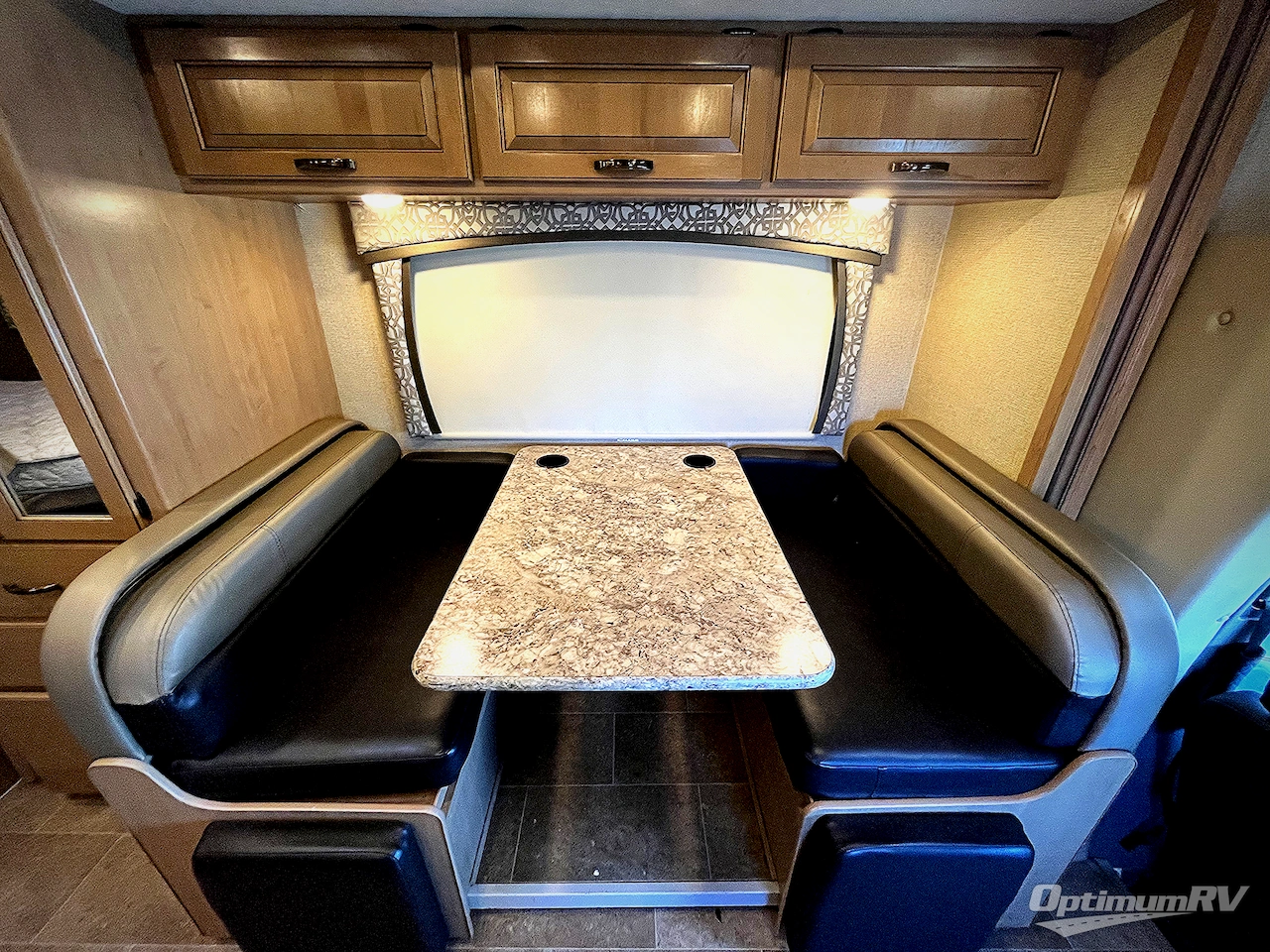 2018 Thor Chateau Sprinter 24WS Photo 9