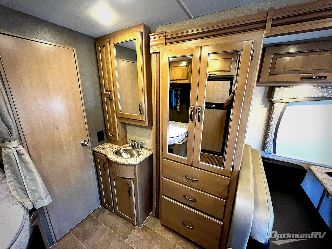 2018 Thor Chateau Sprinter 24WS Photo 10