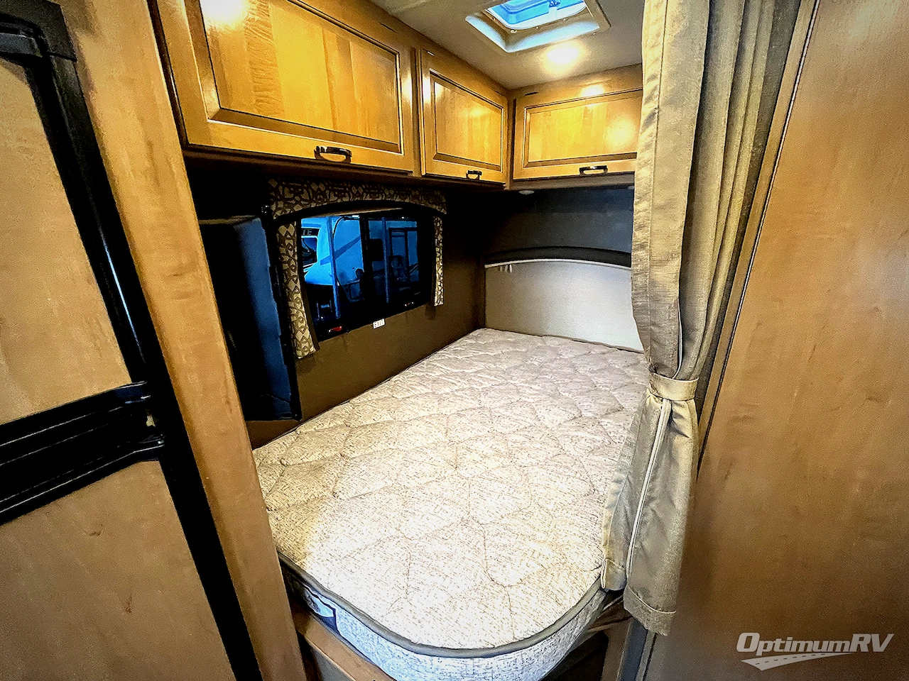 2018 Thor Chateau Sprinter 24WS Photo 11