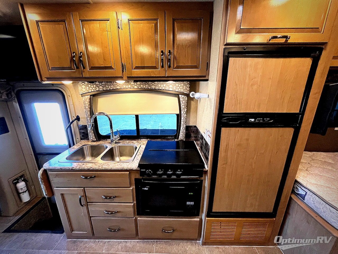 2018 Thor Chateau Sprinter 24WS Photo 14